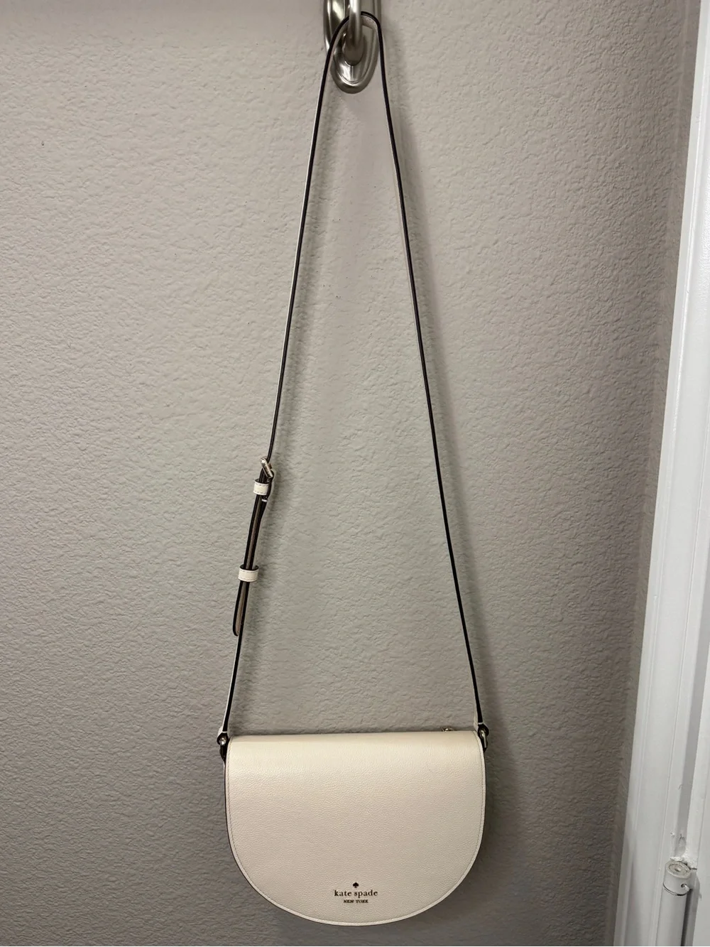 Kate Spade New York Luna Crescent Crossbody Bag White Pebbled Leather Saddle Bag